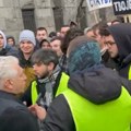 "Da mi prebijemo ovog?" Studenti zapretili Anđelkoviću, toliko o "mirnom" protestu (video)