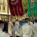 Uživo počela spasovdanska litija: Predvodi je patrijarh srpski Porfirije (foto/video)