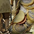 Од једне пензије купе унуцима ауто Немачким пензионерима на рачун леже ова вртоглава сума