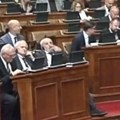 Šta to Marijan Rističević pokazuje Biljani Đorđević u Skupštini VIDEO