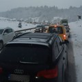 Opsada na Zlatiboru: Dugačke kolone, a vozačima preti jedna opasna pojava!