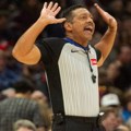 Nesvakidašnja situacija u NBA, sudija zbog povrede u invalidskim kolicima napustio parket