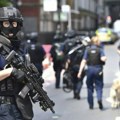 Drama u Londonu: Dve osobe izbodene, napadač trčao s nožem u ruci
