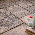 Zaboravite skupe hemikalije: Ovaj jednostavan trik vraća sjaj terasi i uklanja alge za pola sata