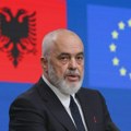 Рама за Фајненшел тајмс одговара на оптужбе демонстраната: Нисам Кум