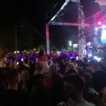Došlo do sukoba na koncertu i izgubila se devojčica, a Karleuša peva