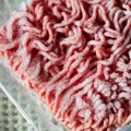 Како најбрже и најбезбедније одмрзнути млевено месо: Једна метода траје само 30 минута