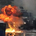 Učesnici protesta u Tirani bacali Molotovljeve koktele na policiju