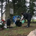 40 Dana od masakra u Mladenovcu: Održani parastosi u crkvama, meštani odaju poštu nastradalima (foto, video)