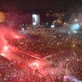 BLOG UŽIVO Studenti FDU upozoravaju da će od 16 biti ugašene sve mreže: Kolone ljudi stižu na plato ispred Skupštine…