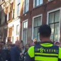 Protest na holandskom univerzitetu: Sevaju palice, samo pršti - sve po evropskim standardima! (video)