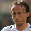 "Imaćemo vremena za priču": Luka Modrić stigao u novi klub, nije za razgovor sa novinarima
