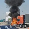 VIDEO Požar u blizini aerodorma, zapalio se automobil na pumpi
