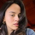Ćerka Jovana Memedovića u farmerkama cepa drva: Maša pokazala kako se sprema za zimu (VIDEO)