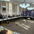 Ministri Vlade Srbije se rastrčali po Leskovcu u pratnji režimskih medija nakon posebne sednice