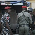 Otmičari ubili sveštenika u Nigeriji, supruga i ćerka i dalje u zatočeništvu