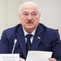 "Naslednici nacista..." Lukašenko upozorava: Na granicama Belorusije stvara se „oklopna pesnica“