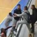 Pomračenje! Kalinić se potukao sa navijačima nakon meča (video)