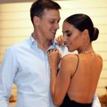 "Skinula sam burmu" Marija Egelja slikala svoju ruku i sve javno objavila: Priznala u kakvom je statusu sa mužem
