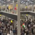 Haos na aerodromu u Dagestanu: Propalestinski demonstranti ušli na pistu i traže putnike iz Tel Aviva, ljudima naređeno da…
