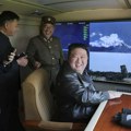 Severna Koreja testirala taktičke balističke rakete sa novim sistemom navođenja /foto/