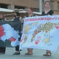 "Pamtimo žene silovane u ratu": Protest na Trgu republike u crnini i ćutanju