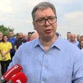 Вучић обећао хитну помоћ из буџетске резерве породицама погођеним пожарима – нада и за Крагујевац