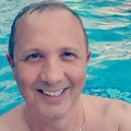 (Foto): Voditelj dao otkaz na "Grandu", napustio estradu, a danas je neprepoznatljiv: Bio na transplantaciji kose, pustio…