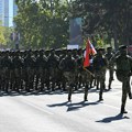Bošković: Četvorica vojnika kažnjena zbog mahanja građanima na vojnoj paradi