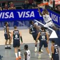 Тајрик Џонс извео једно од најлуђих закуцавања сезоне, добио је алеј-уп од имењака!