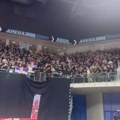 (VIDEO) Pogledajte kako navijači bodre Partizan u Sofiji