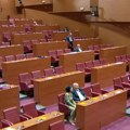 Poslanici hrvatskog Sabora zarađuju 4.000 evra mesečno, a evo gde su dok se raspravlja o važnom zakonu