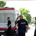 (Uznemirujući snimak) Muškarci trče ulicom, a zatim jedan puca u drugog! Ranjen i slučajni prolaznik: U krvavom obračunu u…