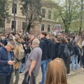 Studentska tribina „Kako do pobede na parlamentarnim izborima?” na Đačkom trgu u KragujevcuStudentska tribina „Kako do pobede…