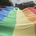Organizatori skratili Prajd karavane u Zaječaru i Kraljevu: "Bezbednost nam je bila apsolutno ugrožena"