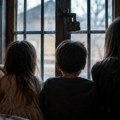 Devojčice odrasle kao zarobljenice u sopstvenoj kući Majka ih oblačila kao lutke, a onda su uspele da pobegnu Evo šta se danas…