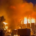 Ваздушни напад на Лавов: Погођена три индустријска складишта, у рушевинама нађено тело младића (видео)