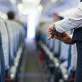 Šta se događa ako putnik umre u avionu? Bivša stjuardesa otkrila protokol i šta prvo urade sa telom pokojnika