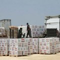 Званичници УН оптужили Израел да блокира дистрибуцију помоћи у Гази
