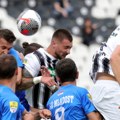 Uznemirujuća scena: Vrlo nezgodan sudar glavama igrača Mladosti protiv Partizana! (video)