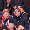 Vučić sa bojama Srbije i Rusije u Leskovcu /foto/