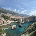 Skuplji peškir nego noć u smeštaju: Turisti šokirani cenama u dubrovačkom marketu (Video)