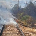 U prekidu železnički saobraćaj zbog požara na pruzi kod Preševa