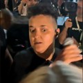 (Video): Marija Šerifović sišla u publiku da peva, pa devojka pokušala da joj otme mikrofon - Pevačica odbrusila: "Marš, bre"…
