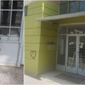 Novosađaninu koji se tereti da je nožem usmrtio nevenčanu suprugu odložen glavni pretres: Suđenje za ubistvo žene na Grbavici…