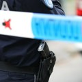 Brutalno pretučena maloletnica na Novom Beogradu: Vršnjakinje je udarale i šutirale, pa joj sekle kosu!