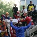 Ljudi skakali sa zgrada kako bi se spasili: U snažnom zemljotresu na jugu Turske povređene 23 osobe