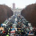 Njemački poljoprivrednici blokirali saobraćaj u centru Berlina