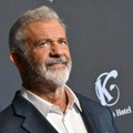 Mel Gibson vređao Kamalu Haris: "Ima IQ kao drvo"