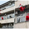 Stižu Deda Mrazevi s paketićima: Spasioci Gorske službe donose radost mališanima u bolnicama širom Srbije (foto, video)